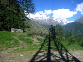 až k vysílači pod vsí Furri