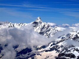 Tady už řadu vrcholů vidíme shora