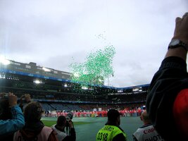 Pak vypustili balónky