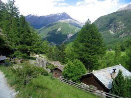 malebným horským údolím