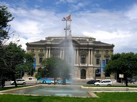 Velkým divadlem - operou