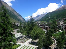 Na oběd jsme zase doma - pohled z hotelového okna