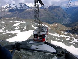 Dnes ráno jedeme lanovkou na Malý Matterhorn