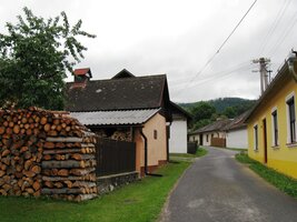 Mířili jsme přes malebnou ves Smolnická Huta