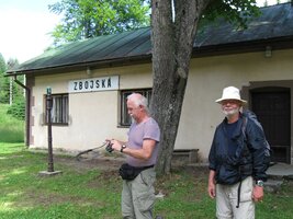 Tady už je celé mužstvo v cíli