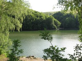 a pod ní příjemná Ružínská přehrada