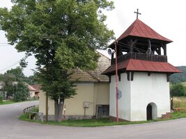 Pokračujeme přes ves Velká Lúka