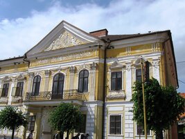 Stály tam honosné grófské paláce