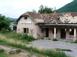 a jedeme vláčkem s přestupem v Tisovci