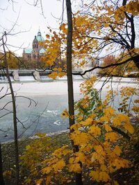 Nábřeží Isaru s rozlehlým parkem Maximilianpark