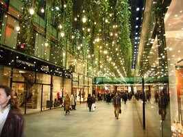 a pokračovali na promenádních třídách Residenz a Theatner Strasse,