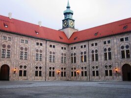 Toto je jedno z mnoha vnitřních nádvoří