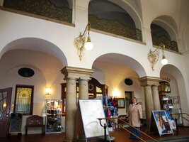 s vnitřním přepychovým vybavením