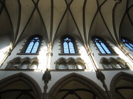 s úžasným gotickým interiérem