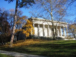 až k bývalému mnichovskému výstavišti