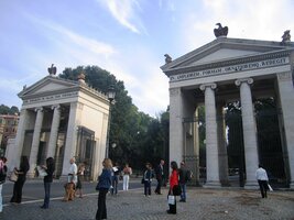 Druhý den ráno na náměstí Piazza del Poppolo