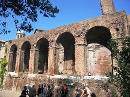 a oblouky patricijských lázní