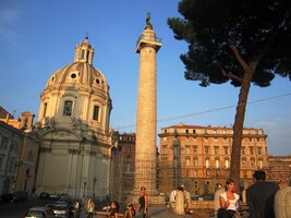 a nakonec to hlavní - slovutný Traianův sloup