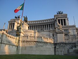 jak se říká mamutímu pomníku Vittoria Emmanuela