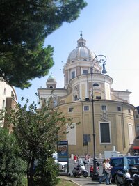 Chrám v okolí Augustova mausolea (pohřebiště císařů)