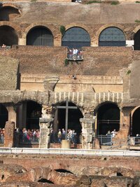 a zde je jejich lóže