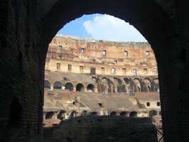 Tam vzadu sedávali císařové