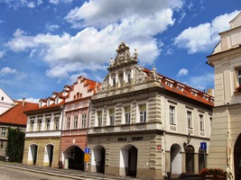 Jsou zde stylové měšťanské domy,