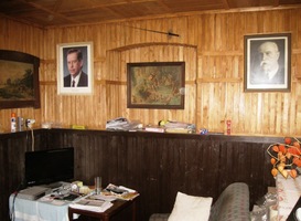 zašli na pivo k hostinskému pravičákovi