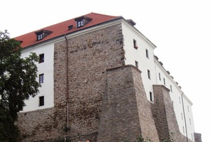 ale jako pevnost se dodnes týčí