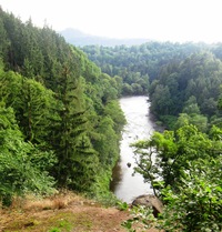 a pěkné výhledy do údolí Ohře