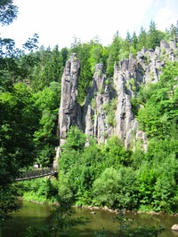 a jsou z ní vidět nádherné skály