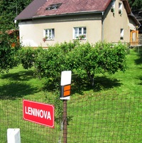 Recesní Leninovou ulicí