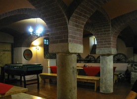 Obědvali jsme ve "vietnamském sklepení"