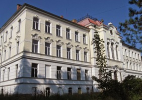 Vyrážíme k zámku ve Velichově.