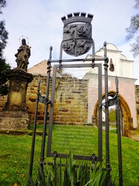 v čele se slavným magistrem Kellym