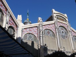 Aby ne! Je to vchod do městské tržnice.