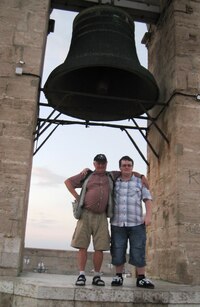 S Danerm na věži pod zvonerm Miquelette (váží 11 tun!)