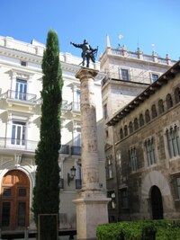 na pomník před muzeem Museo Patriarcas