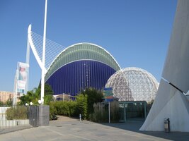 Tudy se vchází do dalšího velkého komplexu