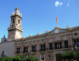 s bývalým klášterem Convento de los Predicatores