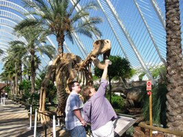 Nejspíš ano, jsou tu kostry jeho předků