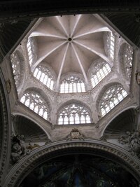 pod famózní osmibokou kupolí