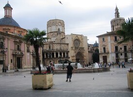 Náměstí vedle katedrály - Plazza de la Virgen