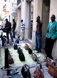 V jejím okolí jsou černé bleší trhy