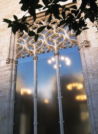 Pojďme ale dovnitř!