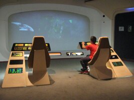 Ha! Náhle jsme v kokpitu vesmírné lodi