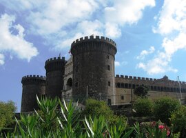 a hradu téhož panovníka z Anjou