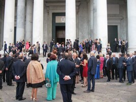 Zrovna tu je velký dav čumilů