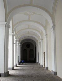 a do křížové chodby