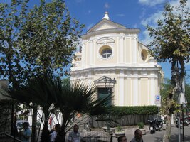 skromných kostelíků